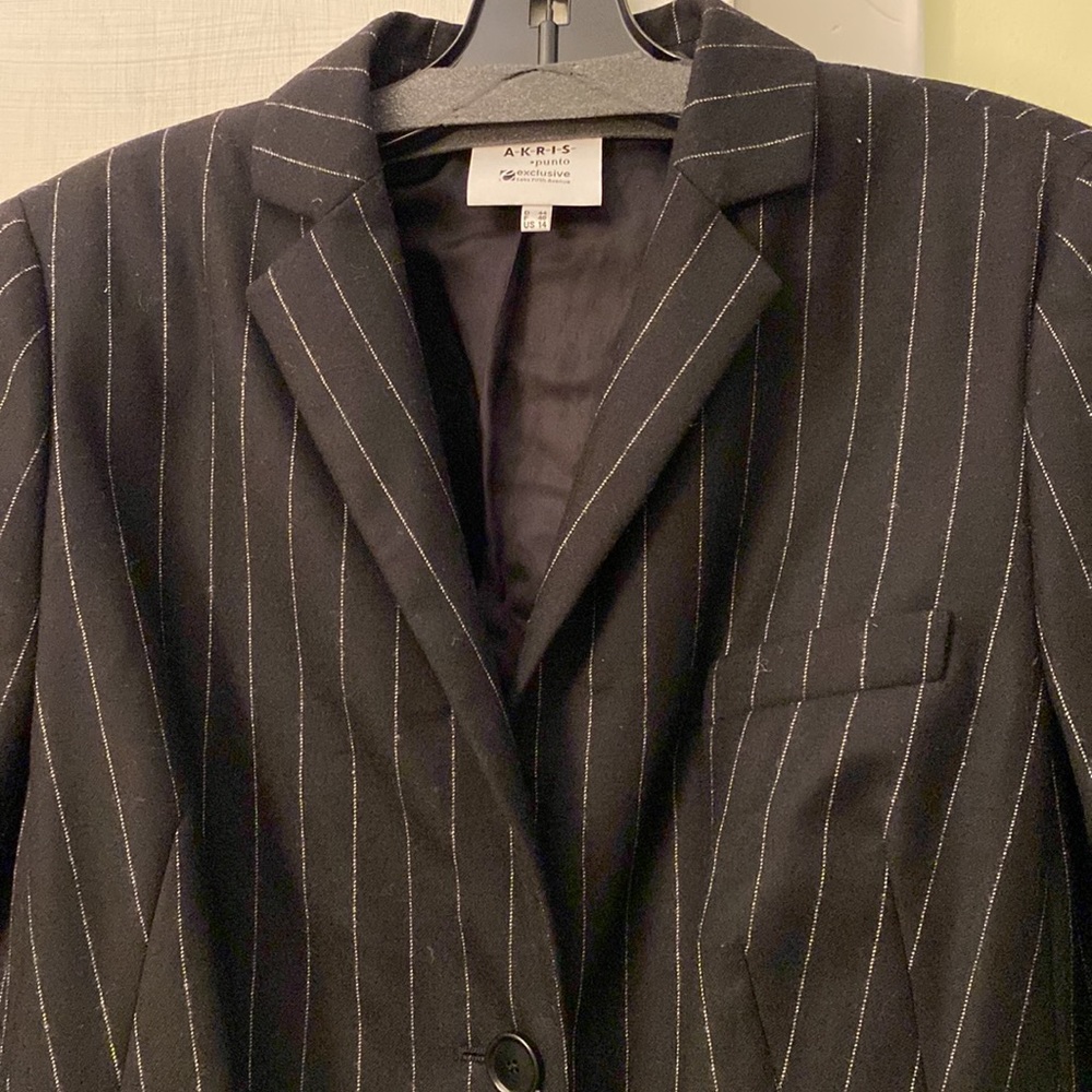 Akris Punto Gorgeous Black White Pinstripe Long Lined Jacket New With Tags - Picture 2 of 11